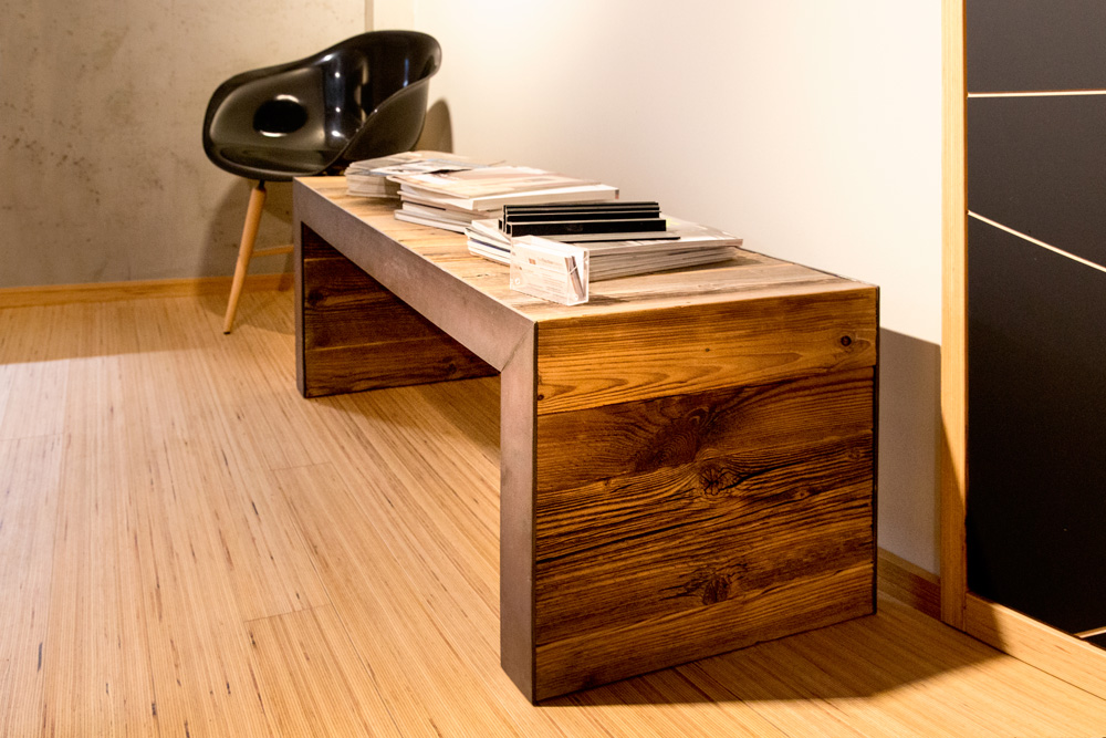 bank_ablage_altholz_upcycling_modern_praktisch_privatkunden_eingang_windfang_esszimmer_schreiner_tischlertekten